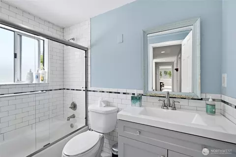 Bath - 2107 N 63rd St, Seattle, WA 98103 photo 4 of 4