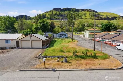 300 E Grand Coulee Ave, Grand Coulee, WA 99133