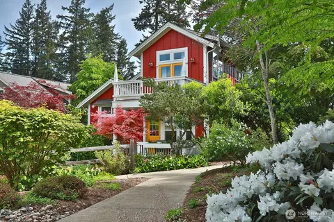 1037 Highview St, Langley, WA 98260