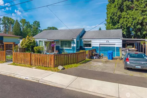 8446 E B St, Tacoma, WA 98445