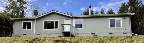 60 N Charles Pl, Hoodsport, WA 98548