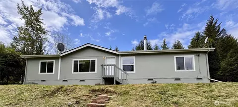 60 N Charles Pl, Hoodsport, WA 98548
