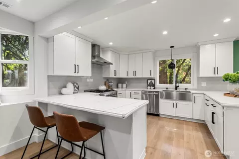 Kitchen - 14824 104th Ave NE, Bothell, WA 98011 photo 1 of 4