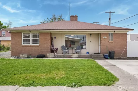 320 S Gumwood St, Moses Lake, WA 98837