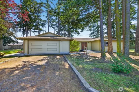 710 NW Heller St, Oak Harbor, WA 98277