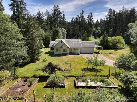 965 Rehberg Rd, Greenbank, WA 98253
