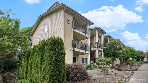 13616 NE 7th St #E3, Bellevue, WA 98005