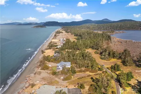 38 A Surfcrest Dr, Oak Harbor, WA 98277