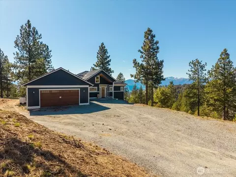 1114 Blazing Star Ln, Chelan, WA 98816
