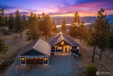 1114 Blazing Star Ln, Chelan, WA 98816