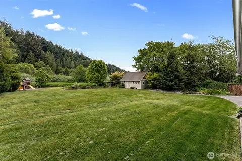 Exterior - 4919 Parker Rd E, Sumner, WA 98390 photo 8 of 11