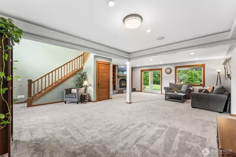 Living - 4919 Parker Rd E, Sumner, WA 98390 photo 1 of 2