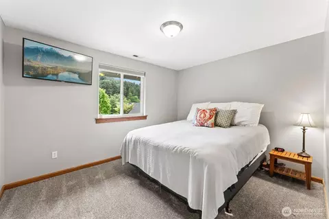 Bedroom - 4919 Parker Rd E, Sumner, WA 98390 photo 3 of 5