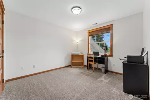 Bedroom - 4919 Parker Rd E, Sumner, WA 98390 photo 2 of 5