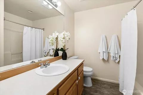 Bath - 20012 27th Dr SE, Bothell, WA 98012 photo 4 of 4