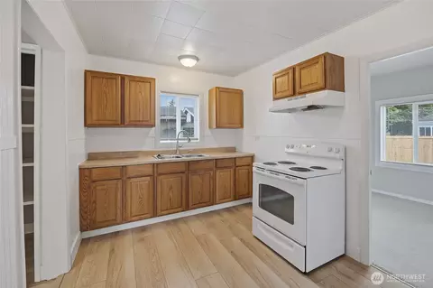 Kitchen - 2119 Walnut St #C, Everett, WA 98201 photo 4 of 4