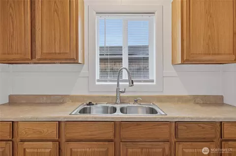 Kitchen - 2119 Walnut St #C, Everett, WA 98201 photo 3 of 4