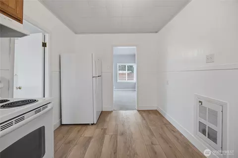 Entry Way - 2119 Walnut St #C, Everett, WA 98201 photo 2 of 2