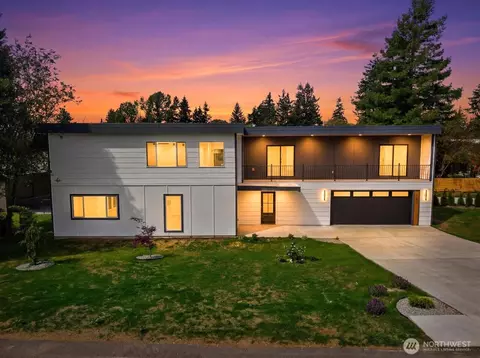230 SW 183rd St, Normandy Park, WA 98166
