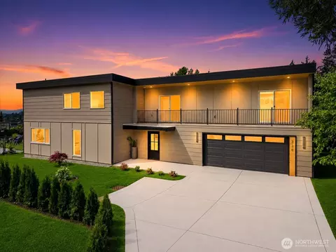 228 SW 183rd St, Normandy Park, WA 98166