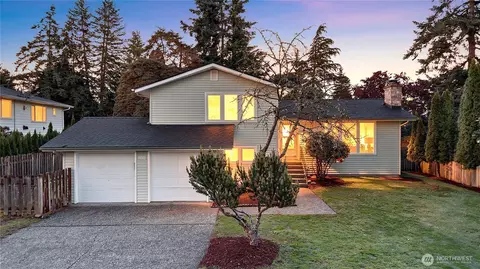 2208 Vashon Ave NE, Renton, WA 98059