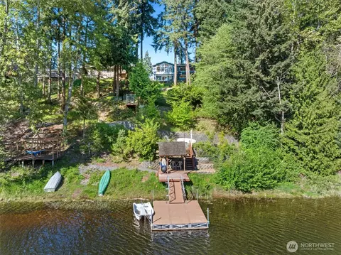 4820 W Tapps Dr E, Lake Tapps, WA 98391