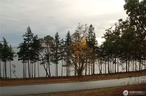 1445 Sergios View Ln, Oak Harbor, WA 98277