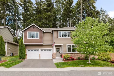 3677 SE Chesterton Dr, Port Orchard, WA 98366