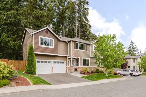 3677 SE Chesterton Dr, Port Orchard, WA 98366