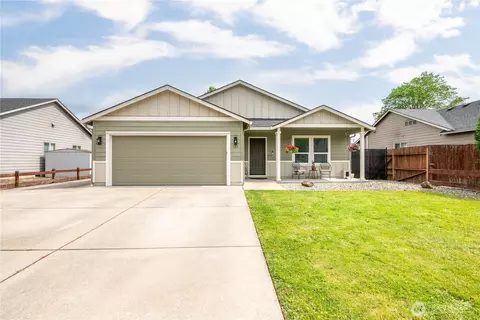 135 Haley Dr, Longview, WA 98632
