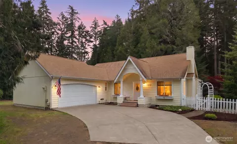 240 E Aycliffe Dr, Shelton, WA 98584