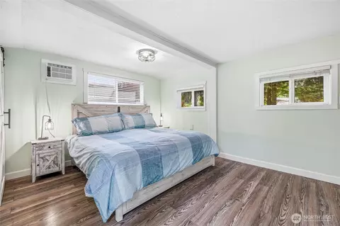 Bedroom - 6124 Willow Pl, Maple Falls, WA 98266 photo 2 of 2