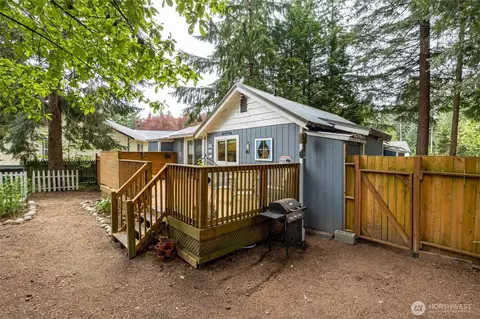 Exterior - 6124 Willow Pl, Maple Falls, WA 98266 photo 2 of 18