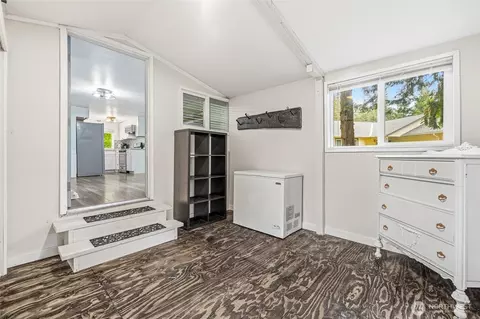 Entry Way - 6124 Willow Pl, Maple Falls, WA 98266 photo 1 of 1
