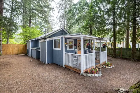 Exterior - 6124 Willow Pl, Maple Falls, WA 98266 photo 5 of 18