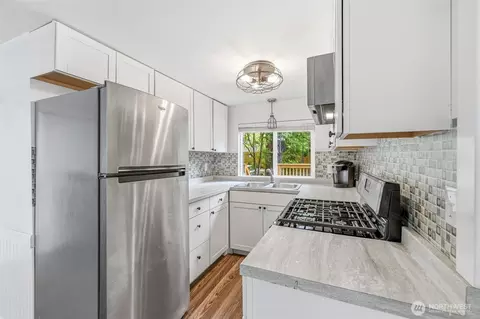 Kitchen - 6124 Willow Pl, Maple Falls, WA 98266 photo 1 of 2