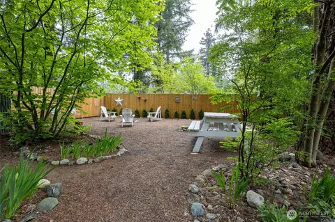 Exterior - 6124 Willow Pl, Maple Falls, WA 98266 photo 13 of 18