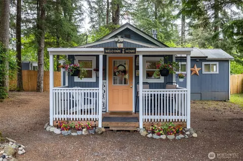 Exterior - 6124 Willow Pl, Maple Falls, WA 98266 photo 3 of 18