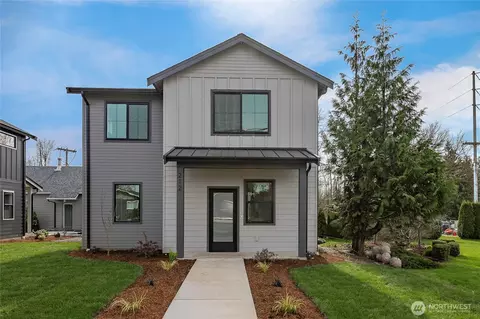 212 E Grover St, Lynden, WA 98264