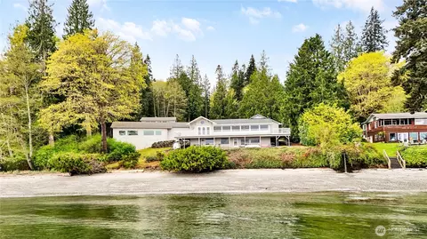 131 S Bay Way, Port Ludlow, WA 98365