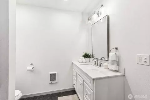 Bath - 908 E First St, Aberdeen, WA 98520 photo 1 of 2