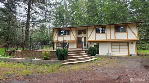 120 E Rivendell Rd, Grapeview, WA 98546