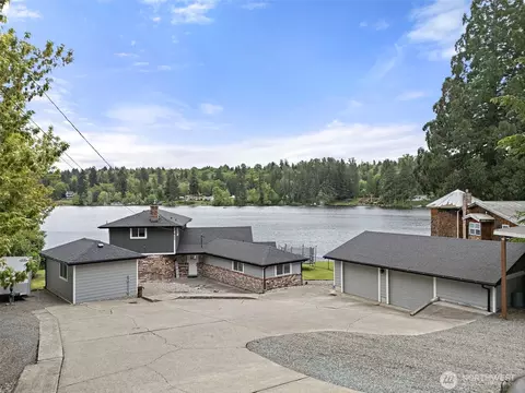 33915 Tanwax Ct E, Eatonville, WA 98328