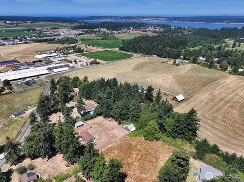 207 Fort Casey Rd, Coupeville, WA 98239
