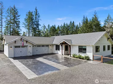 10128 Merlins Ln NW, Bremerton, WA 98312