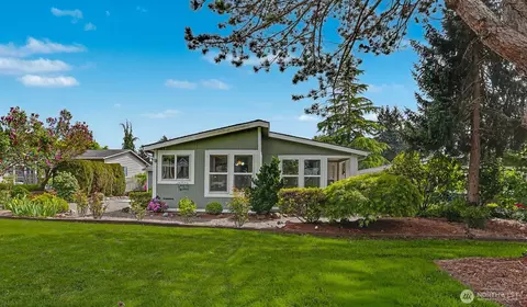 905 243rd St SW, Bothell, WA 98021