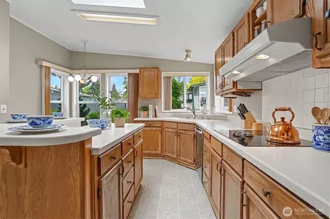 905 243rd St SW, Bothell, WA 98021 photo 2