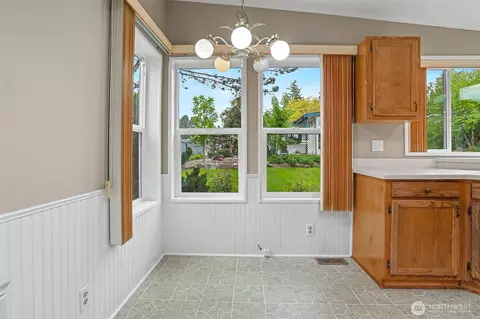 905 243rd St SW, Bothell, WA 98021 photo 8