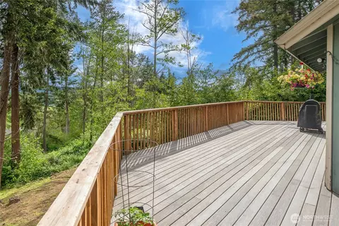 3919 97th Ave E, Edgewood, WA 98371