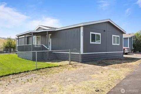 6703 Haag St, West Richland, WA 99353